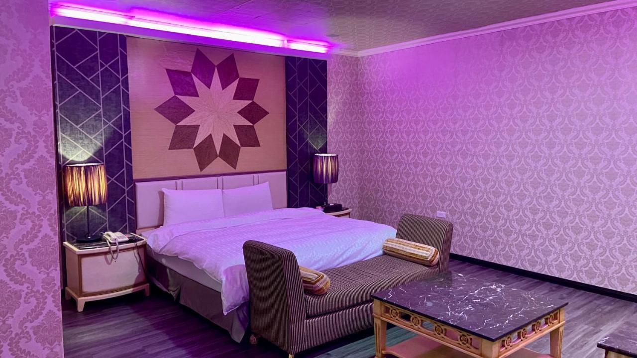 Huang Xing Boutique Hotel Pingtung Extérieur photo