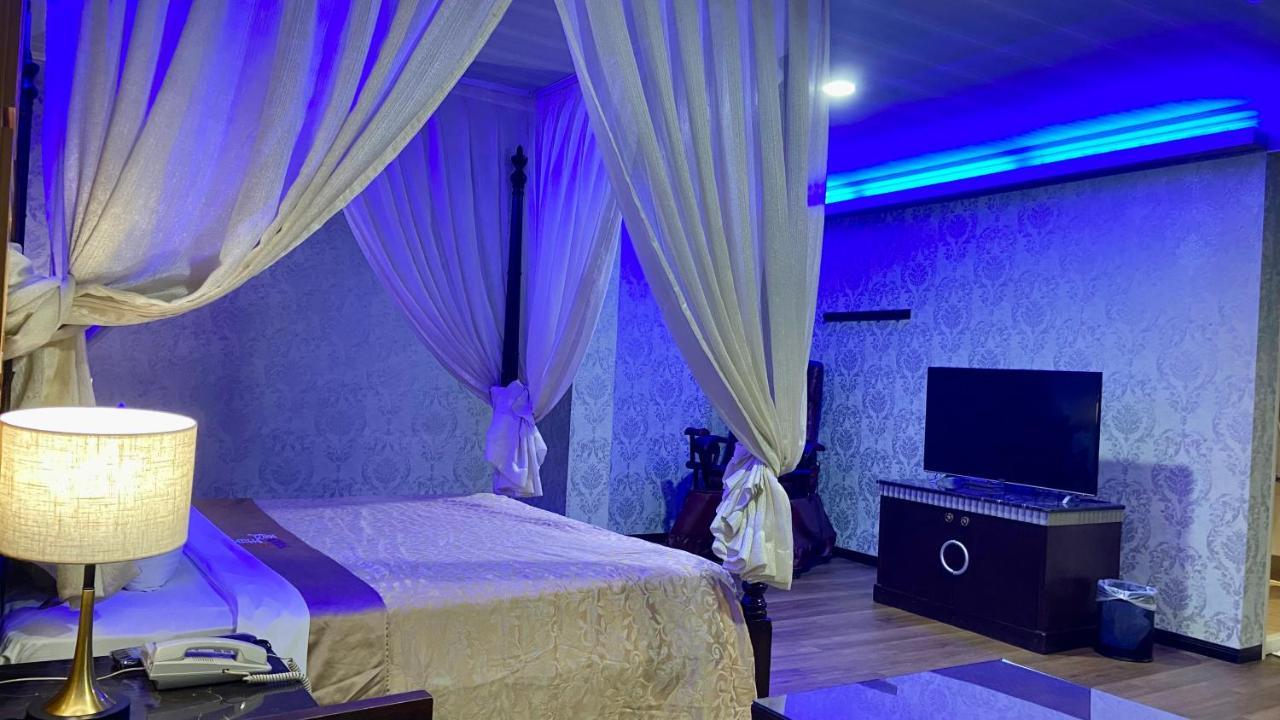 Huang Xing Boutique Hotel Pingtung Extérieur photo