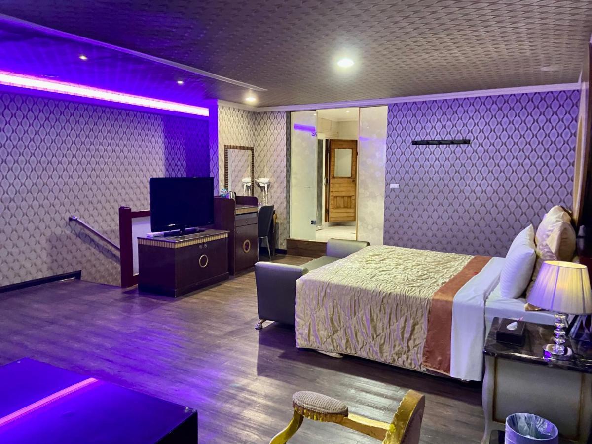 Huang Xing Boutique Hotel Pingtung Extérieur photo