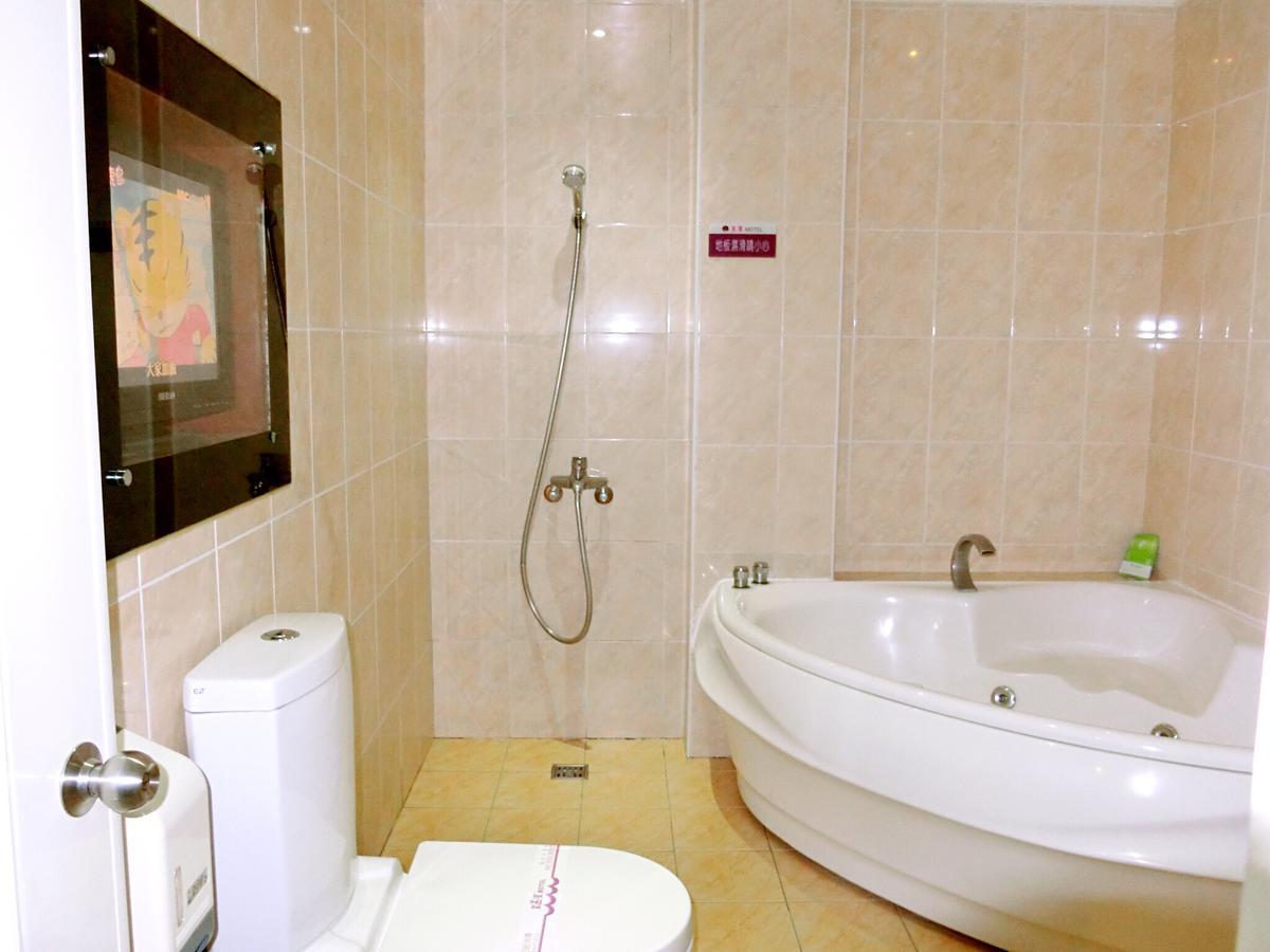 Huang Xing Boutique Hotel Pingtung Extérieur photo